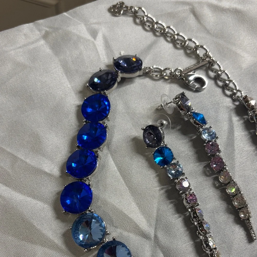 Oscar the la renta vintage Elegant Blue and Silver Jewelry Set - Picture 4 of 10